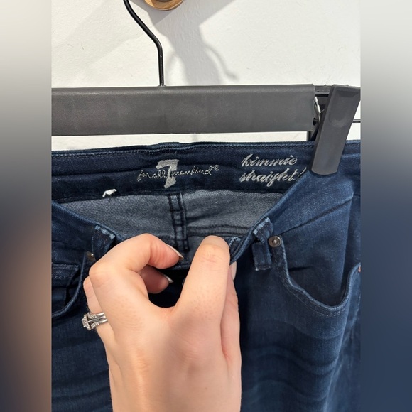 LIKE NEW- 7 for all mankind- KIMMIE STRAIGHT LEG JEANS - Picture 7 of 9